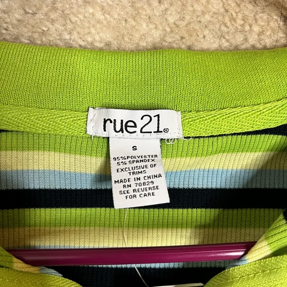 Rue21 Quarter Zip Up, Collared Tee (SIZE S) - Picture 3 of 3